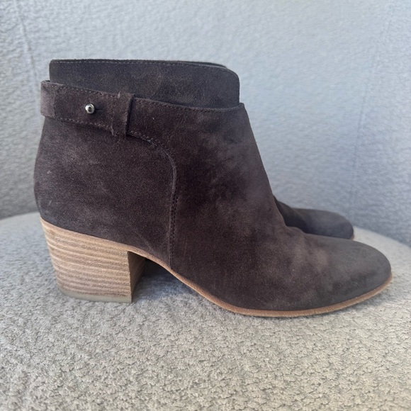 VINCE Harriet Dark Brown Suede Ankle Booties with Block Heel Size 7 - Picture 6 of 11